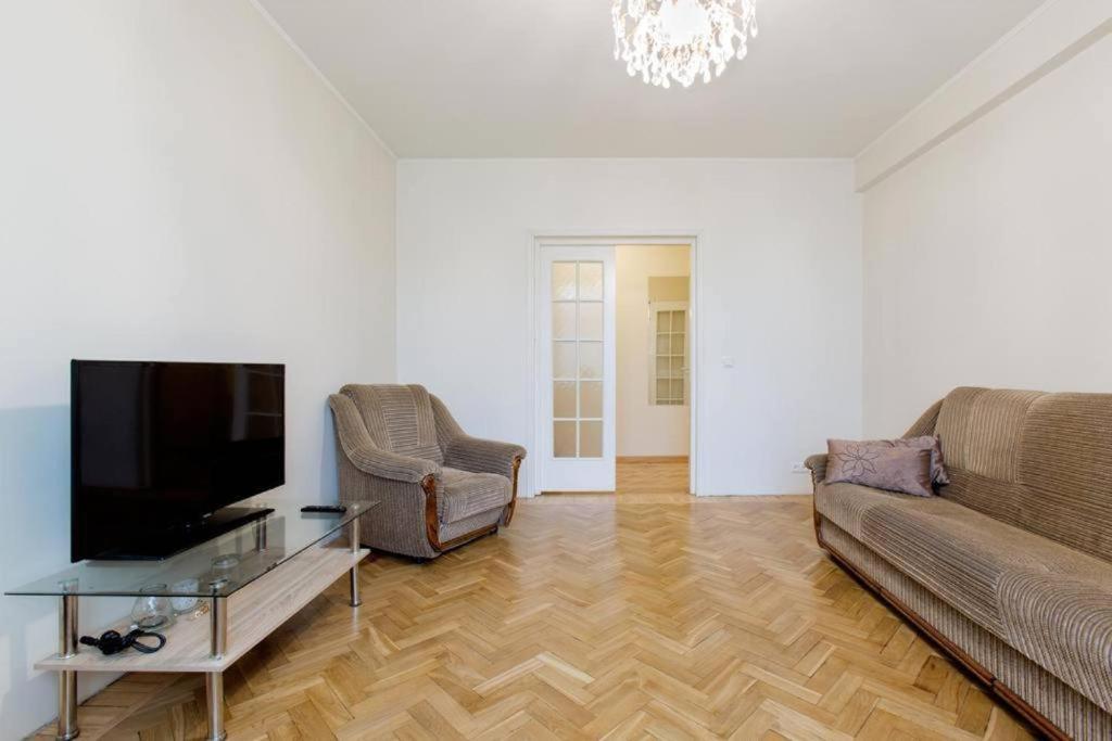 Bright Apartment Near Bus Statioon Tallinn Exterior photo